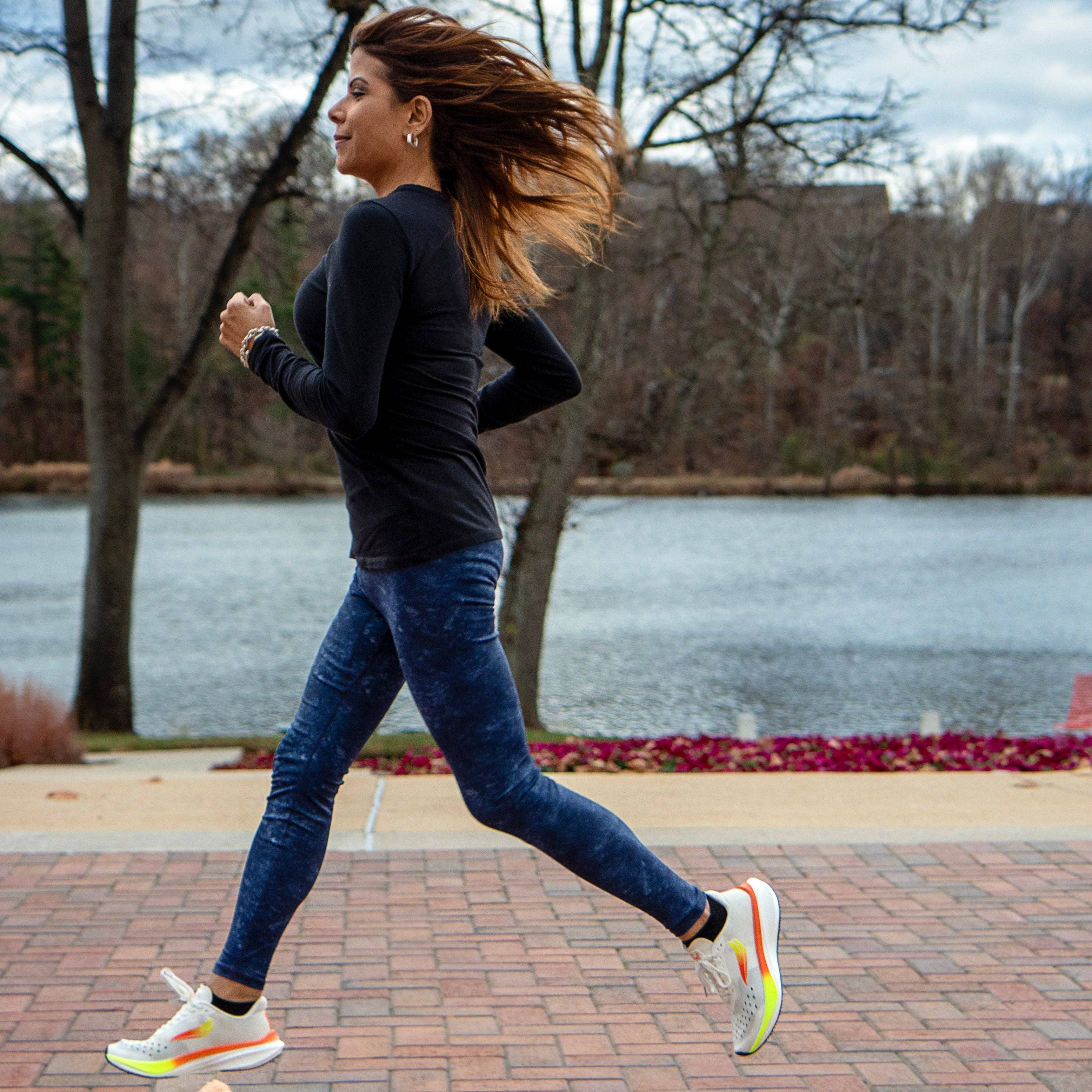 APUS White Women Running Shoe Swift Running