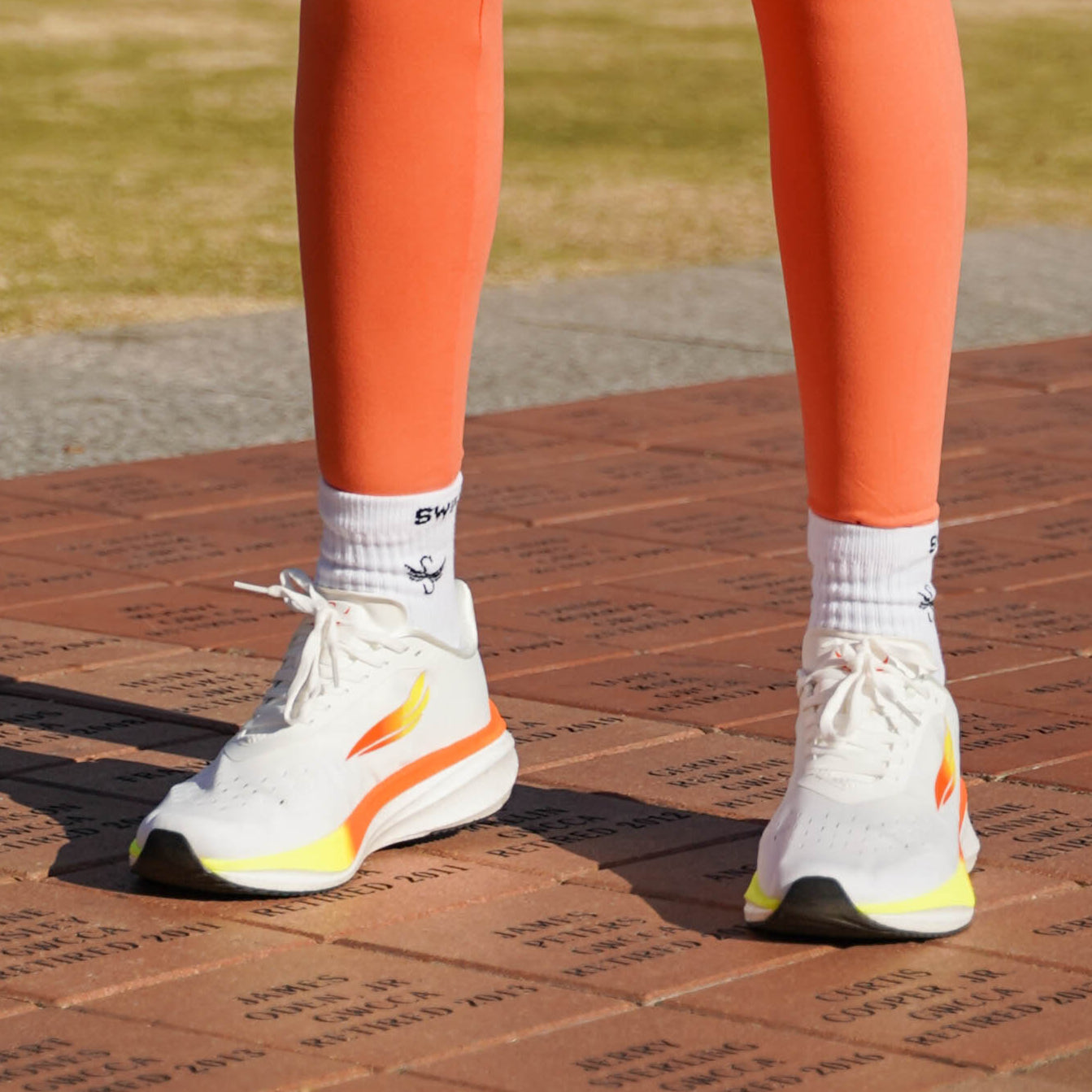 APUS White Women Running Shoe Swift Running